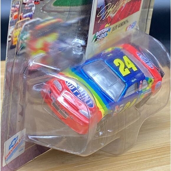 1999 1:64 scale Jeff Gordon Winners Circle car w/card from the Daytona 500 NIOB - Picture 7 of 8